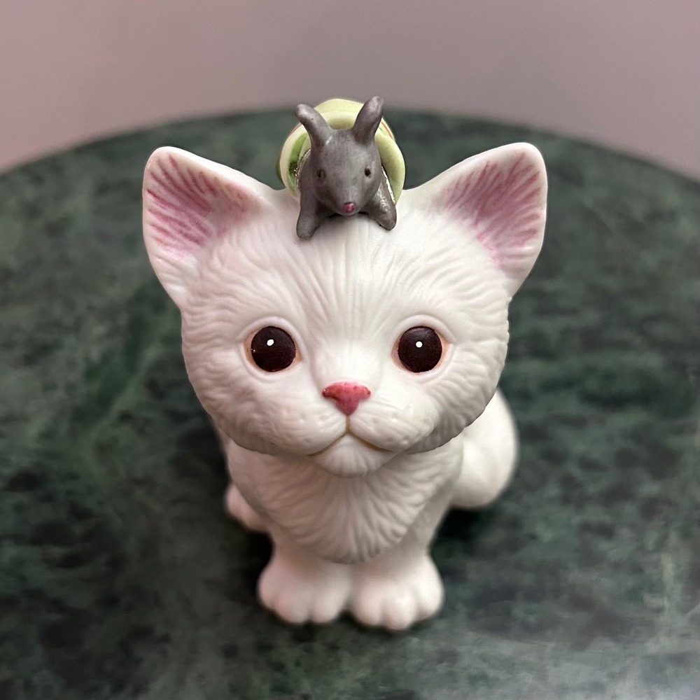 Vtg Enesco Kathy Wise White Cat Christmas Mouse Porcelain Figurine 1990